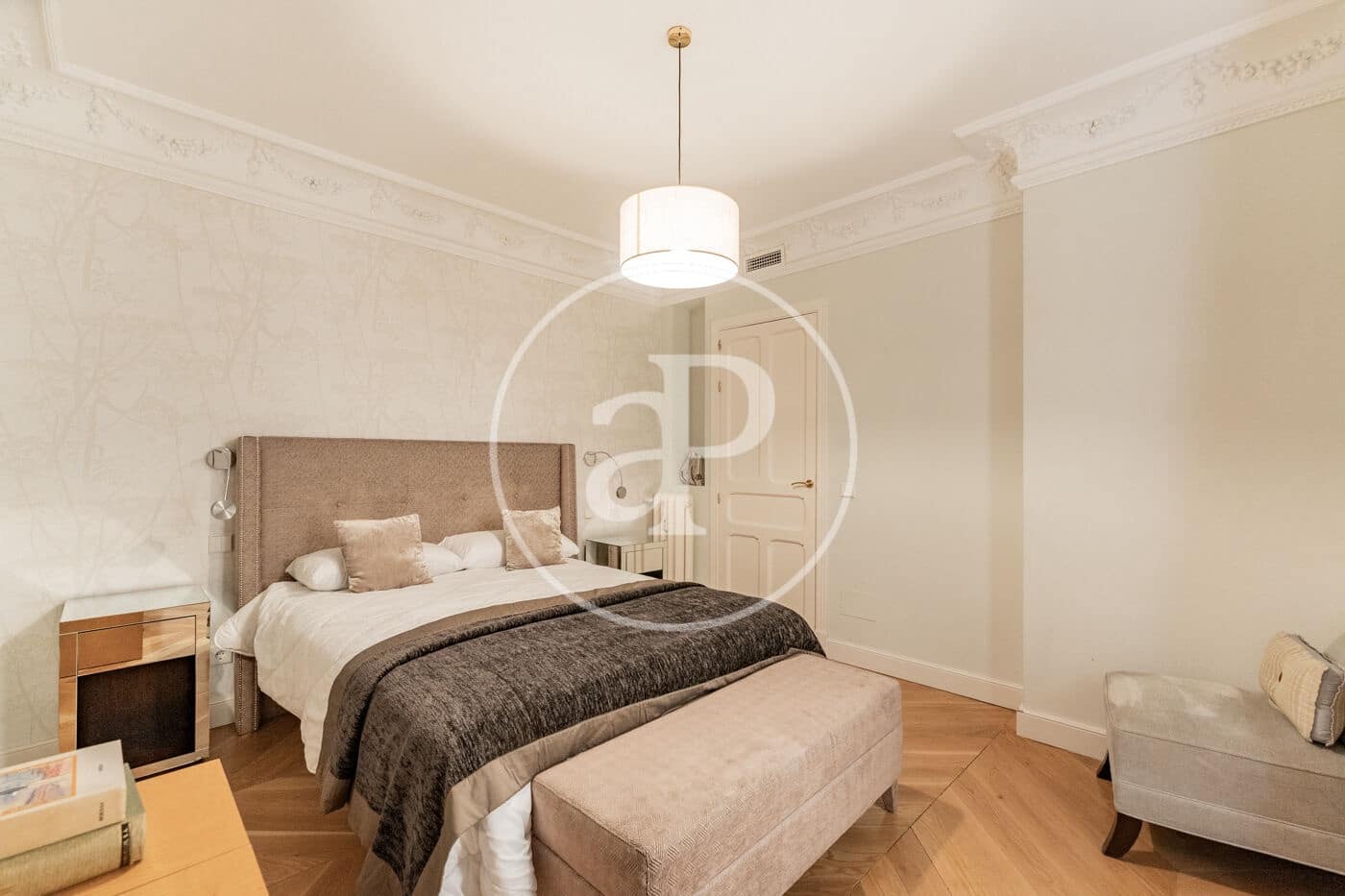 6 bedroom Apartment for rent in Madrid city with garage - € 15,000 (Ref: 8968850)