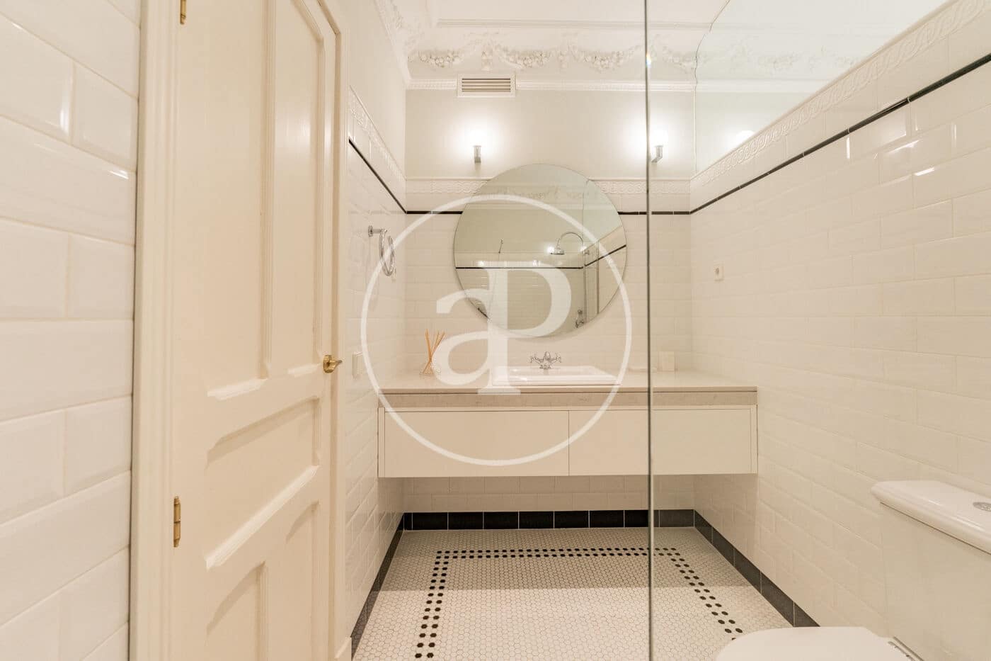 6 bedroom Apartment for rent in Madrid city with garage - € 15,000 (Ref: 8968850)