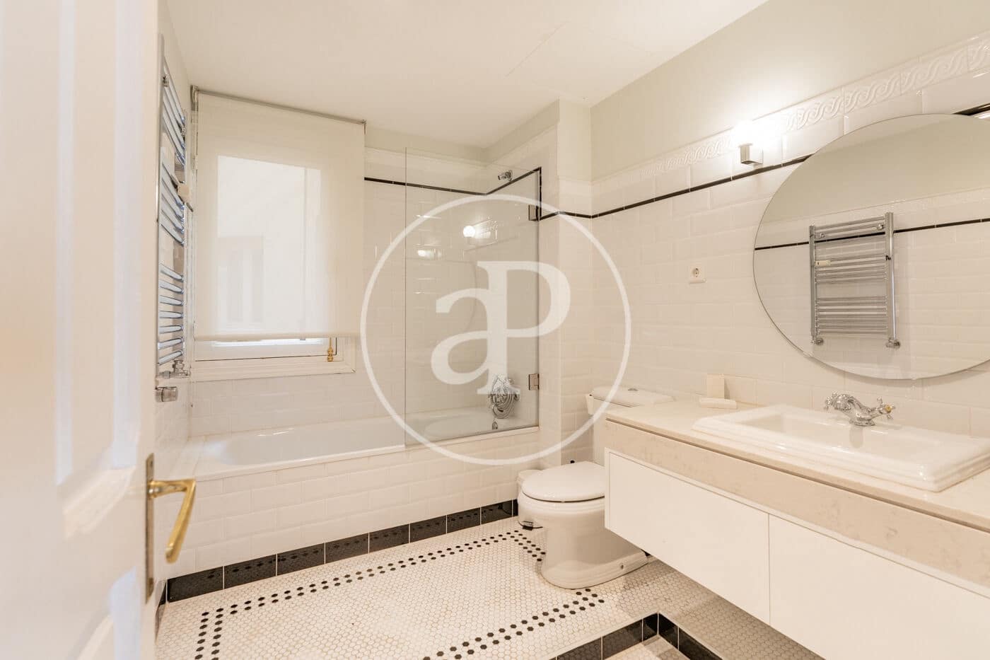 6 bedroom Apartment for rent in Madrid city with garage - € 15,000 (Ref: 8968850)