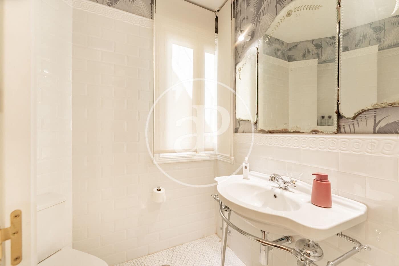 6 bedroom Apartment for rent in Madrid city with garage - € 15,000 (Ref: 8968850)