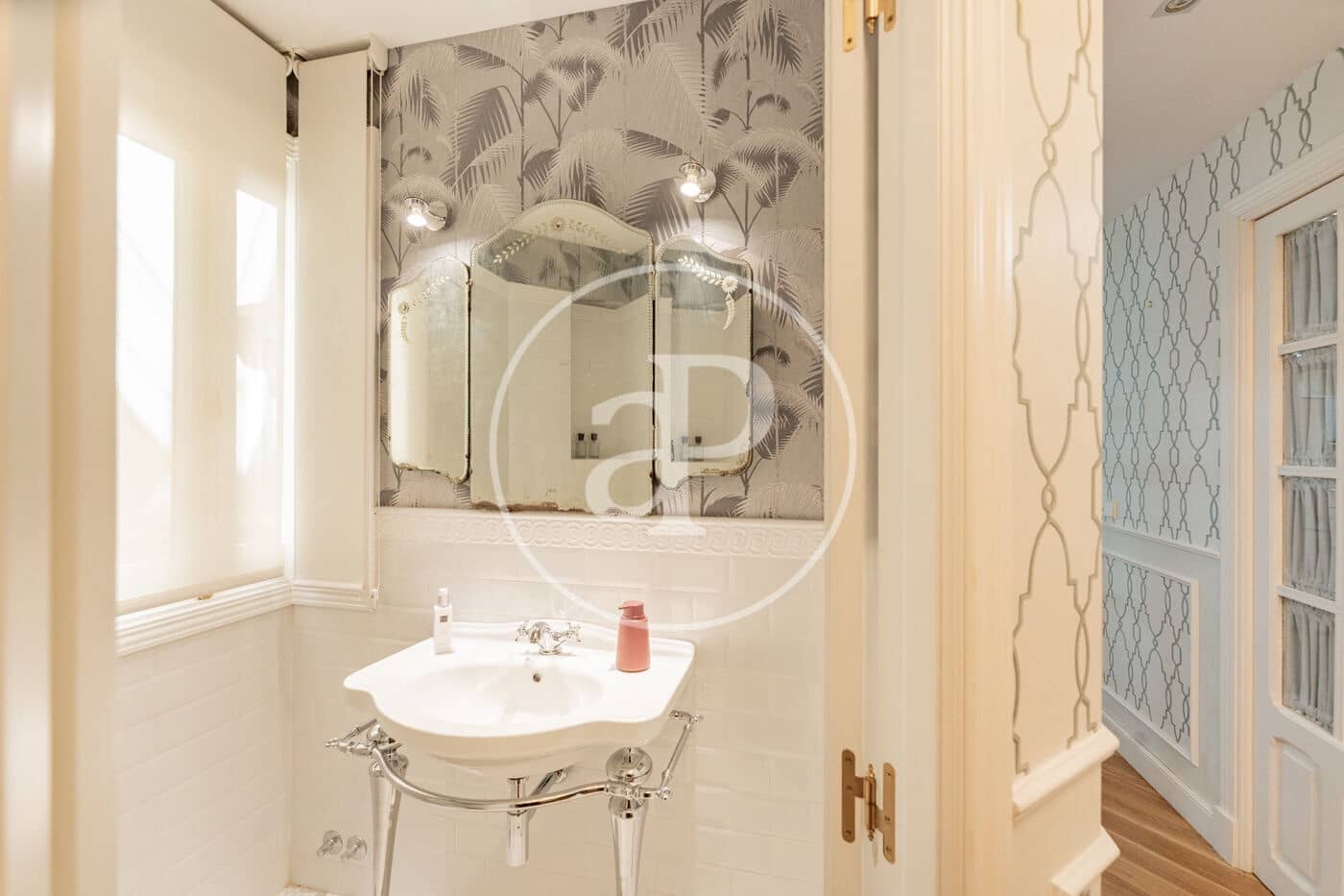 6 bedroom Apartment for rent in Madrid city with garage - € 15,000 (Ref: 8968850)