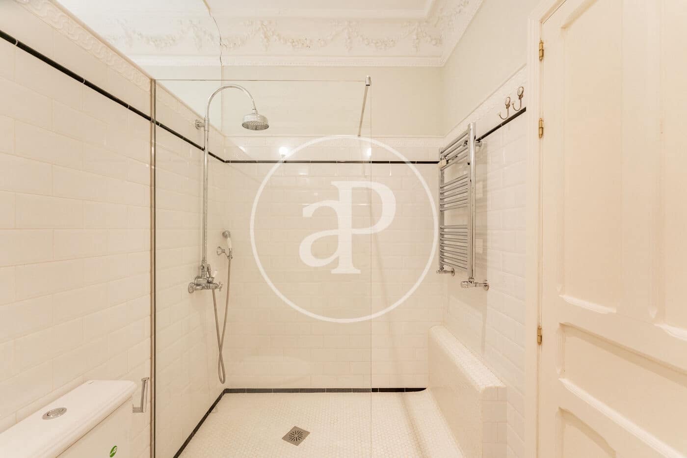 6 bedroom Apartment for rent in Madrid city with garage - € 15,000 (Ref: 8968850)