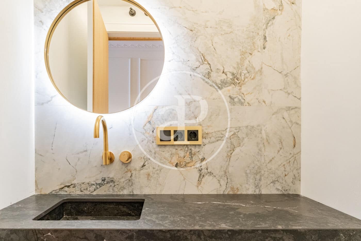 3 makuuhuone Huoneisto myytävänä paikassa Madrid kaupunki - 1 599 000 € (Ref: 8968880)