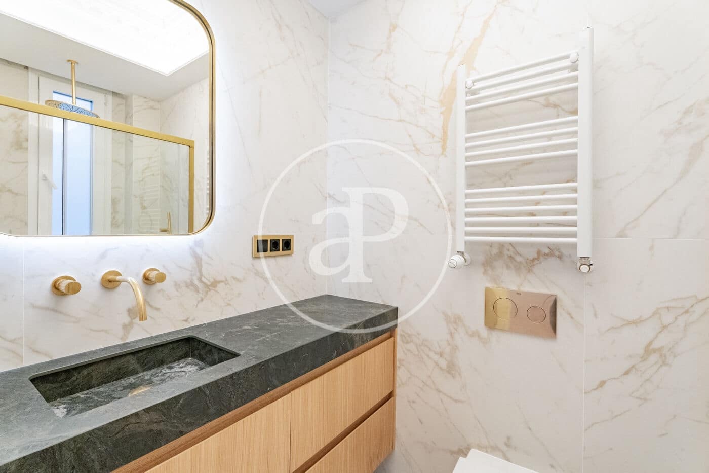 3 makuuhuone Huoneisto myytävänä paikassa Madrid kaupunki - 1 599 000 € (Ref: 8968880)