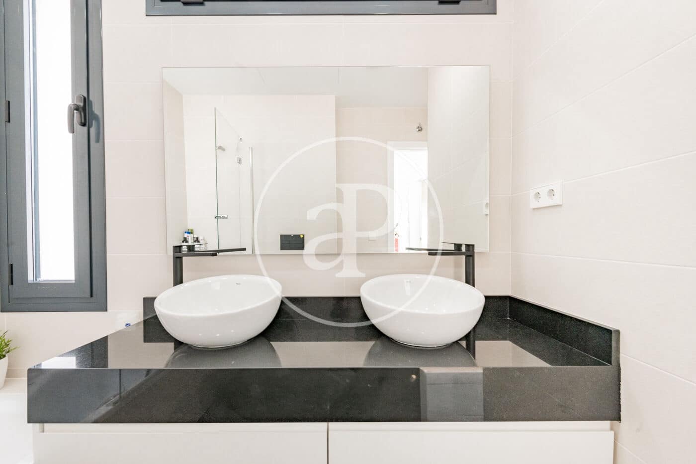 3 soveværelse Villa til salg i Madrid by med swimmingpool - € 1.400.000 (Ref: 8970704)