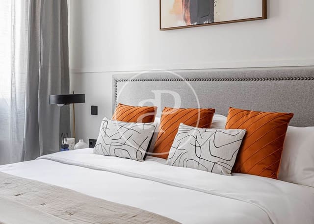 3 soveværelse Lejlighed til salg i Almagro, Madrid by - € 2.385.000 (Ref: 8973089)