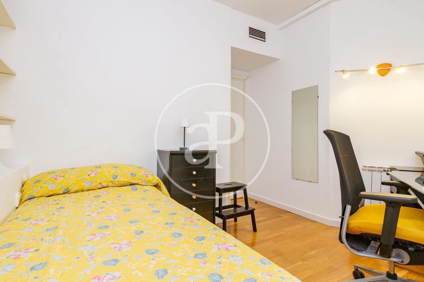 2 bedroom Apartment for rent in Madrid city - € 2,300 (Ref: 8973095)