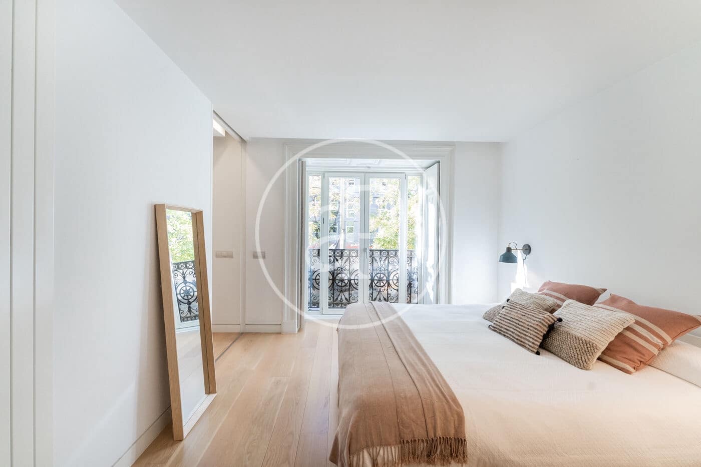 1 sovrum Lägenhet att hyra i Madrid stad - 3 200 € (Ref: 8976467)
