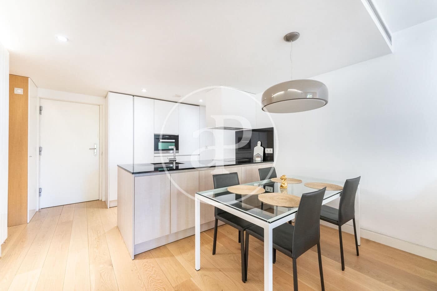 1 sovrum Lägenhet att hyra i Madrid stad - 3 200 € (Ref: 8976467)