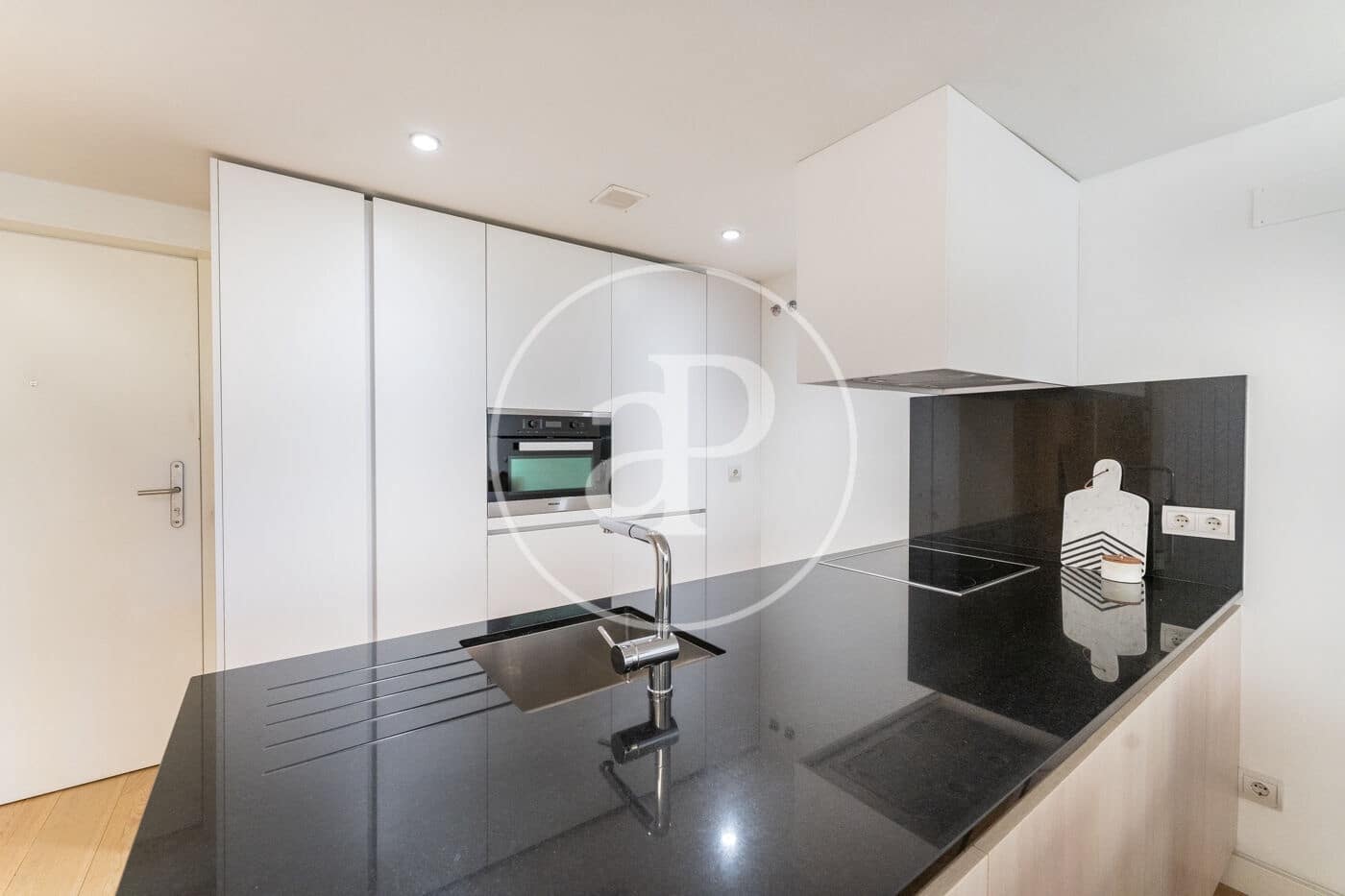 1 sovrum Lägenhet att hyra i Madrid stad - 3 200 € (Ref: 8976467)