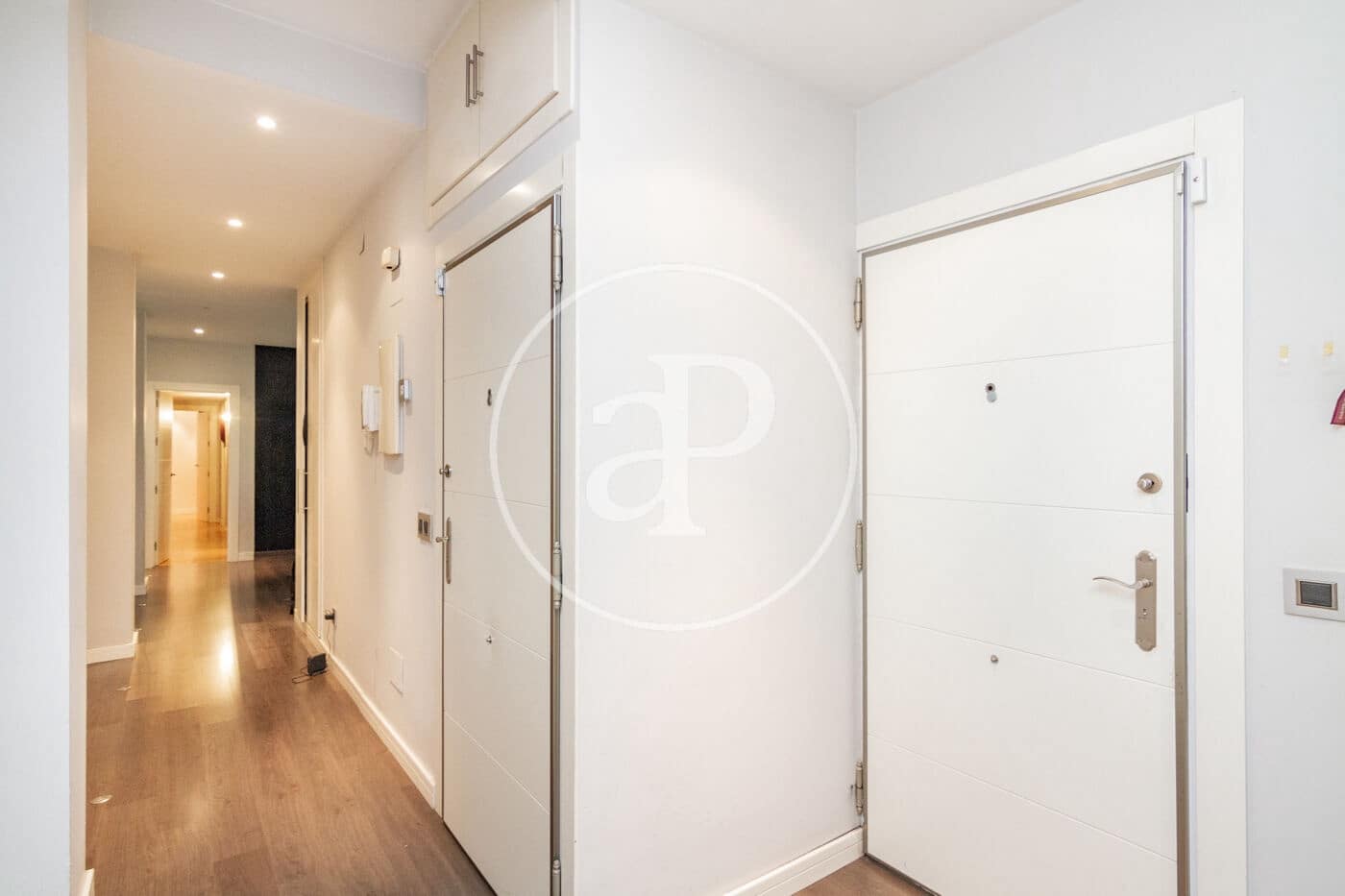 4 soveværelse Lejlighed til leje i Madrid by - € 3.500 (Ref: 8979669)