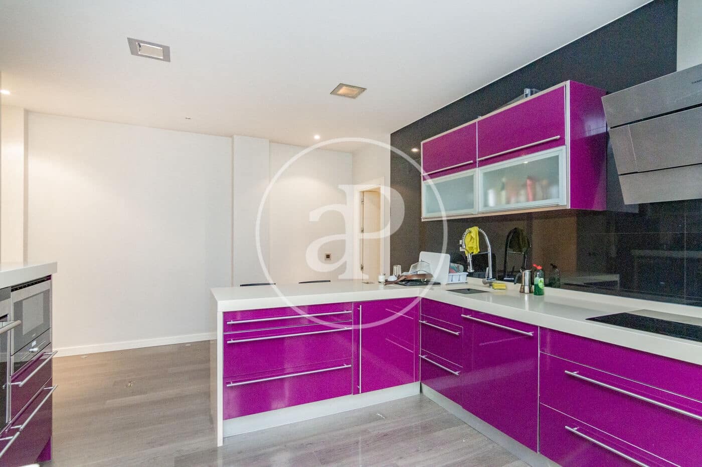 4 soveværelse Lejlighed til leje i Madrid by - € 3.500 (Ref: 8979669)