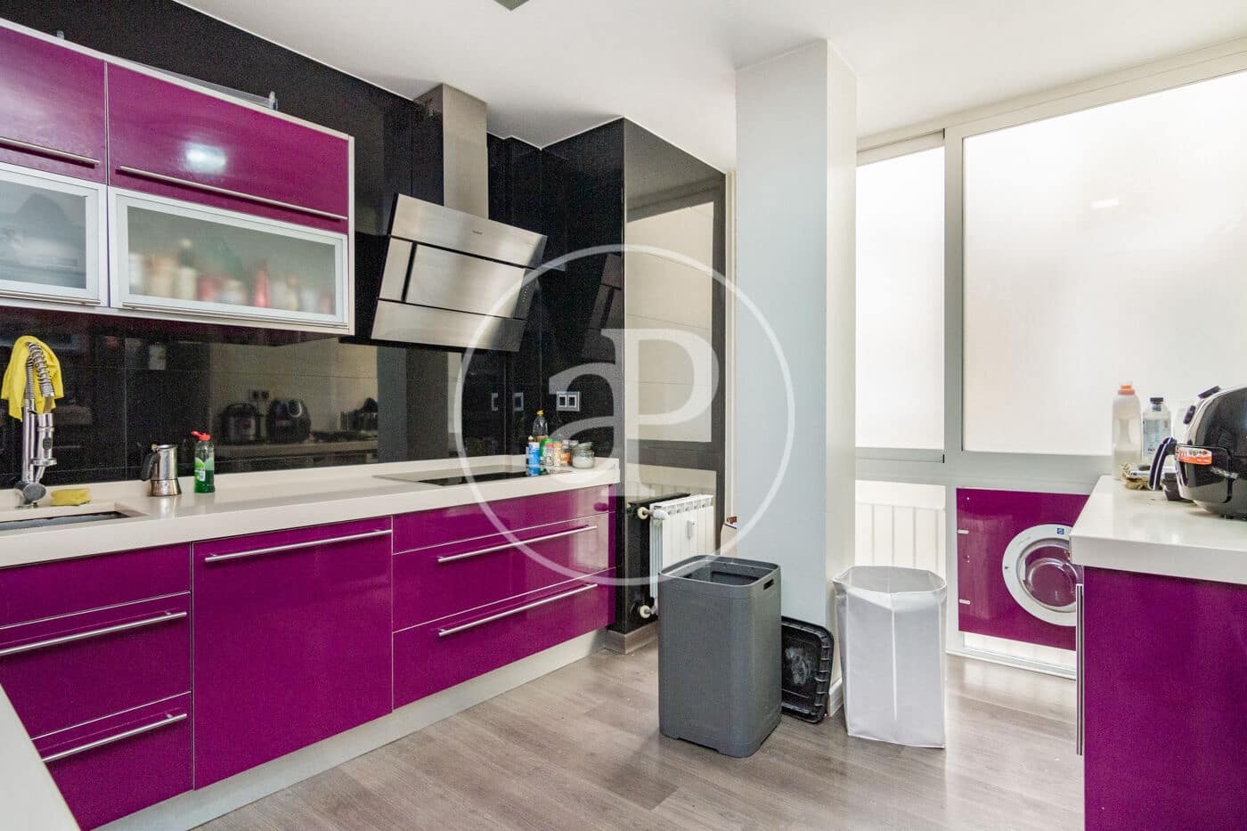 4 soveværelse Lejlighed til leje i Madrid by - € 3.500 (Ref: 8979669)