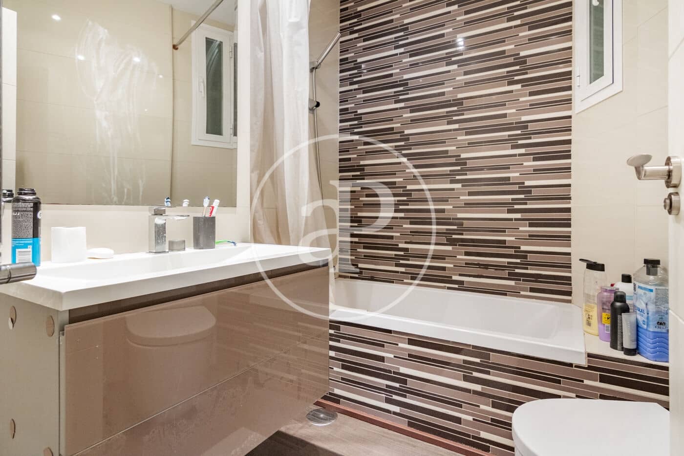 4 soveværelse Lejlighed til leje i Madrid by - € 3.500 (Ref: 8979669)