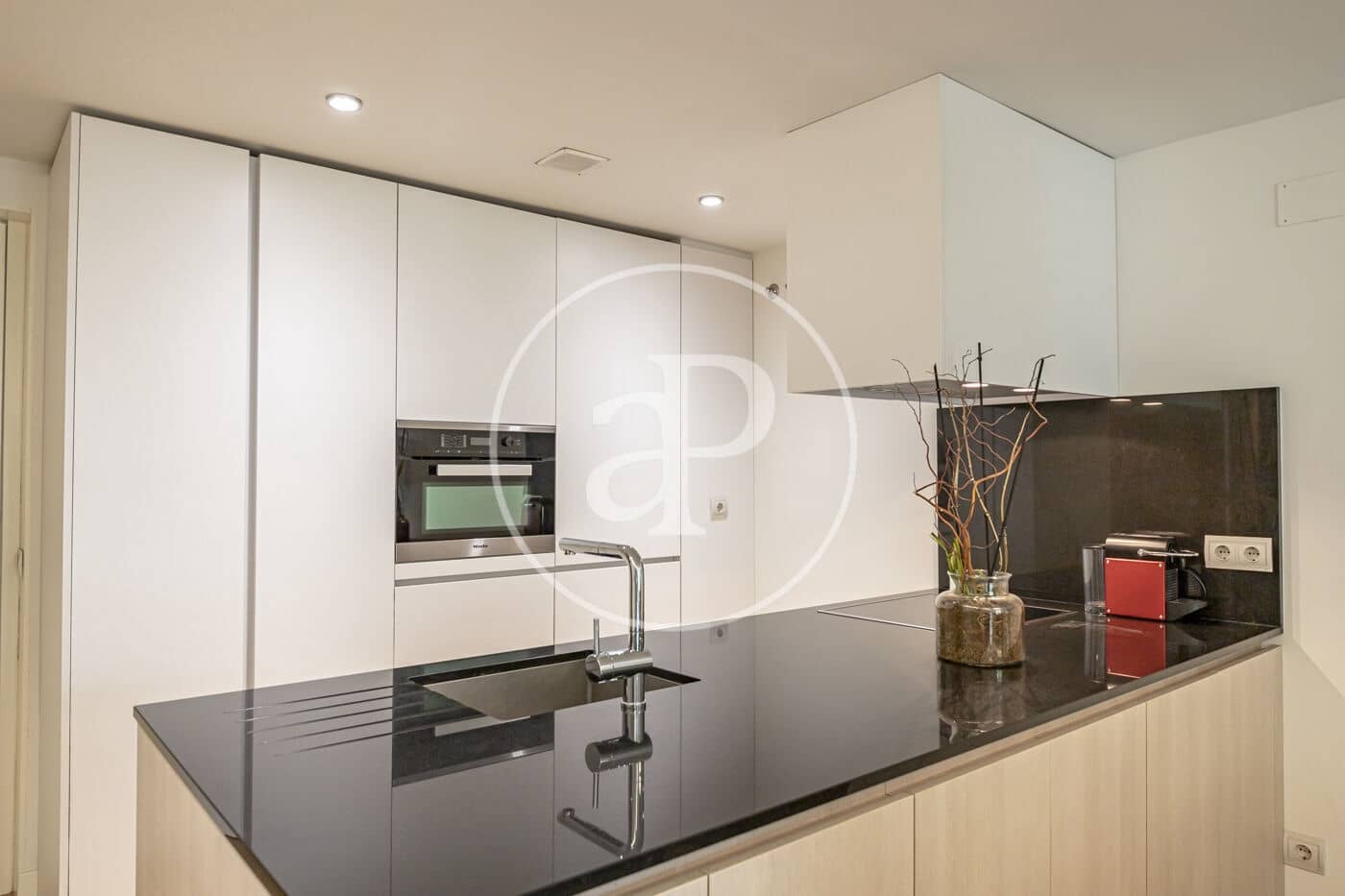 1 sovrum Lägenhet att hyra i Madrid stad - 3 200 € (Ref: 8980302)