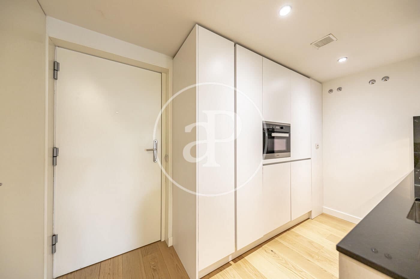 1 sovrum Lägenhet att hyra i Madrid stad - 3 200 € (Ref: 8980302)