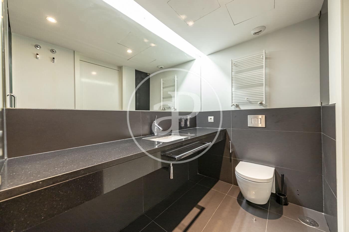 1 sovrum Lägenhet att hyra i Madrid stad - 3 200 € (Ref: 8980302)