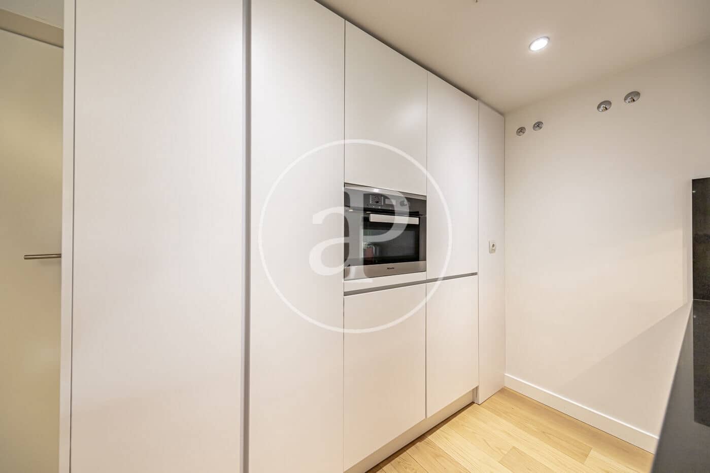 1 sovrum Lägenhet att hyra i Madrid stad - 3 200 € (Ref: 8980302)