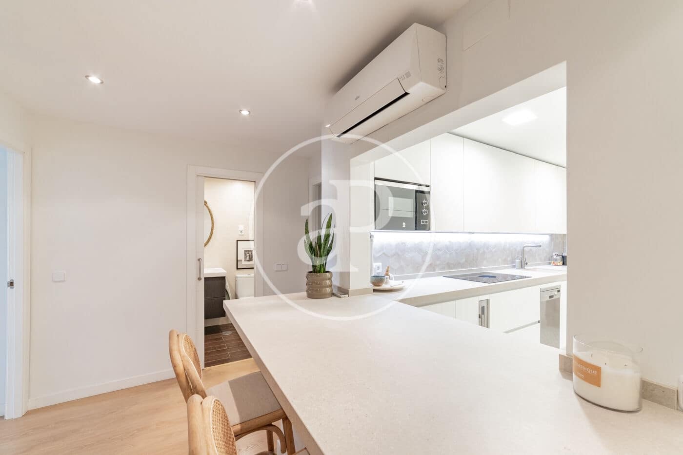 2 soverom Leilighet til leie i Madrid by - € 2 800 (Ref: 8980303)