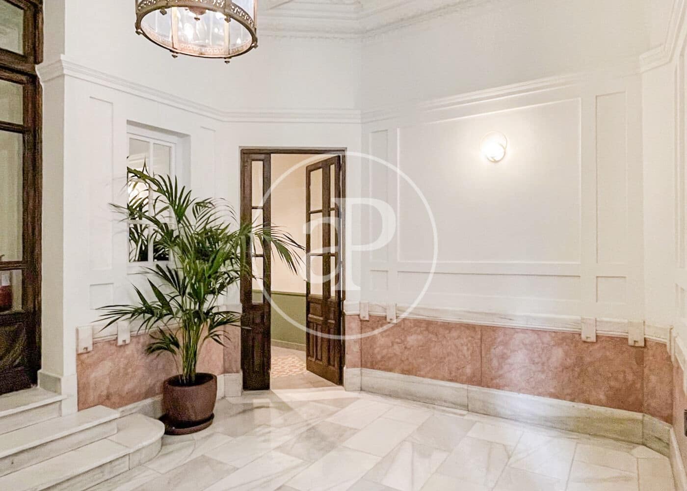 2 soveværelse Lejlighed til leje i Madrid by - € 3.600 (Ref: 8986872)