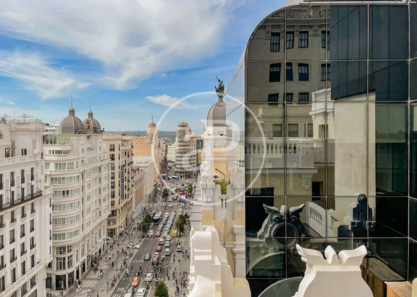2 soveværelse Lejlighed til leje i Madrid by - € 3.600 (Ref: 8986872)