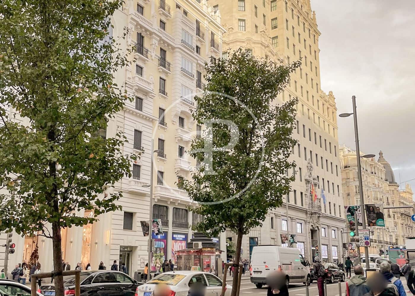 2 soveværelse Lejlighed til leje i Madrid by - € 3.600 (Ref: 8986872)