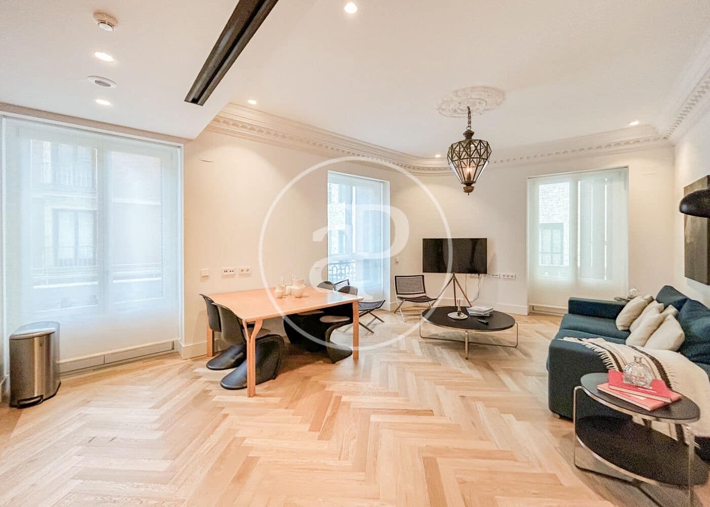 2 soveværelse Lejlighed til leje i Madrid by - € 3.600 (Ref: 8986872)