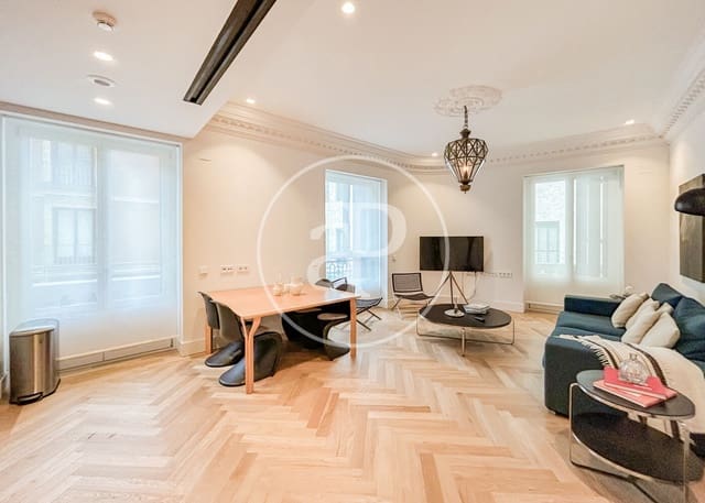 Appartement de 2 chambres à louer à Universidad, Madrid ville - 3 600 € (Ref: 8986872)