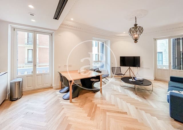 Appartement de 2 chambres à louer à Universidad, Madrid ville - 3 600 € (Ref: 8986872)