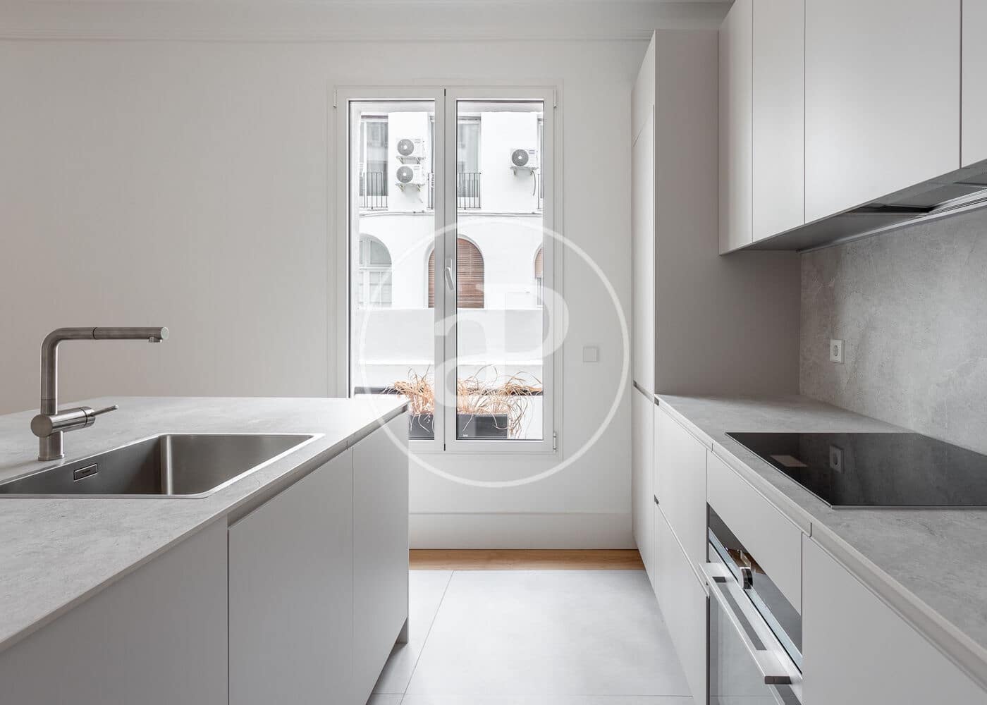 3 quarto Apartamento para arrendar em Madrid cidade - 6 400 € (Ref: 8986892)