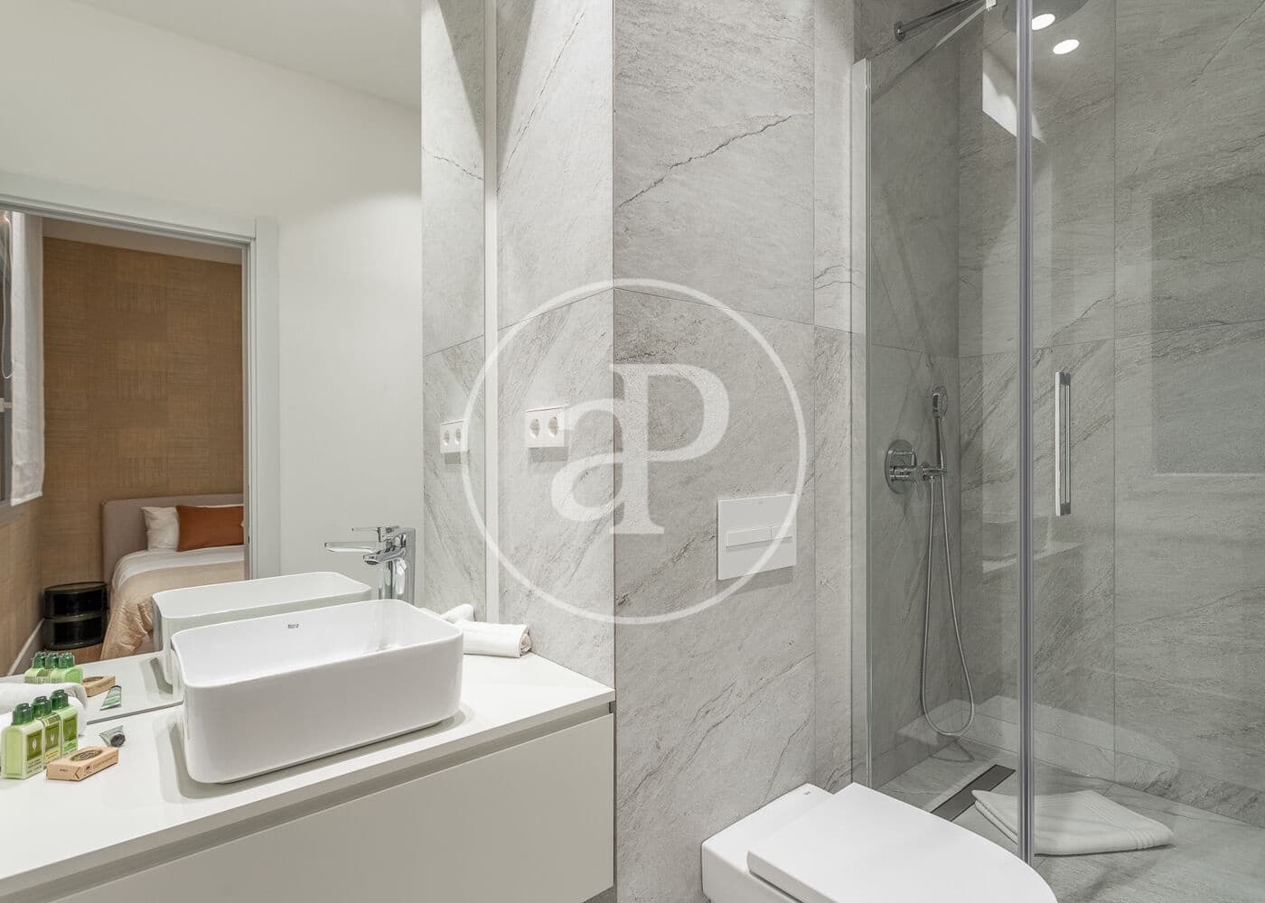 3 quarto Apartamento para arrendar em Madrid cidade - 6 400 € (Ref: 8986892)