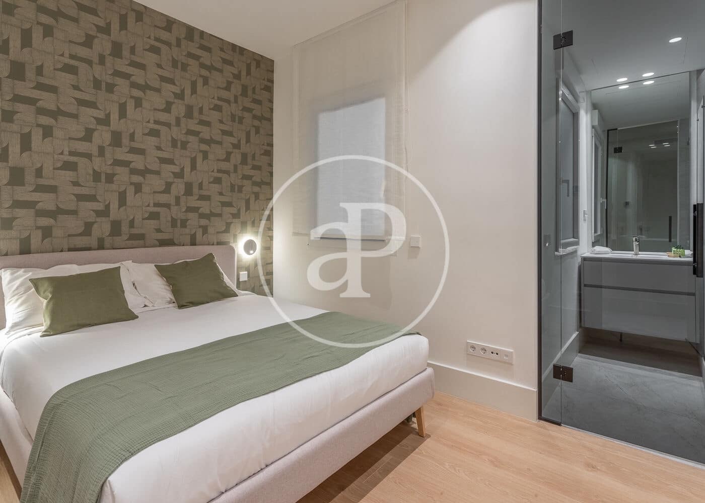 3 quarto Apartamento para arrendar em Madrid cidade - 6 400 € (Ref: 8986892)