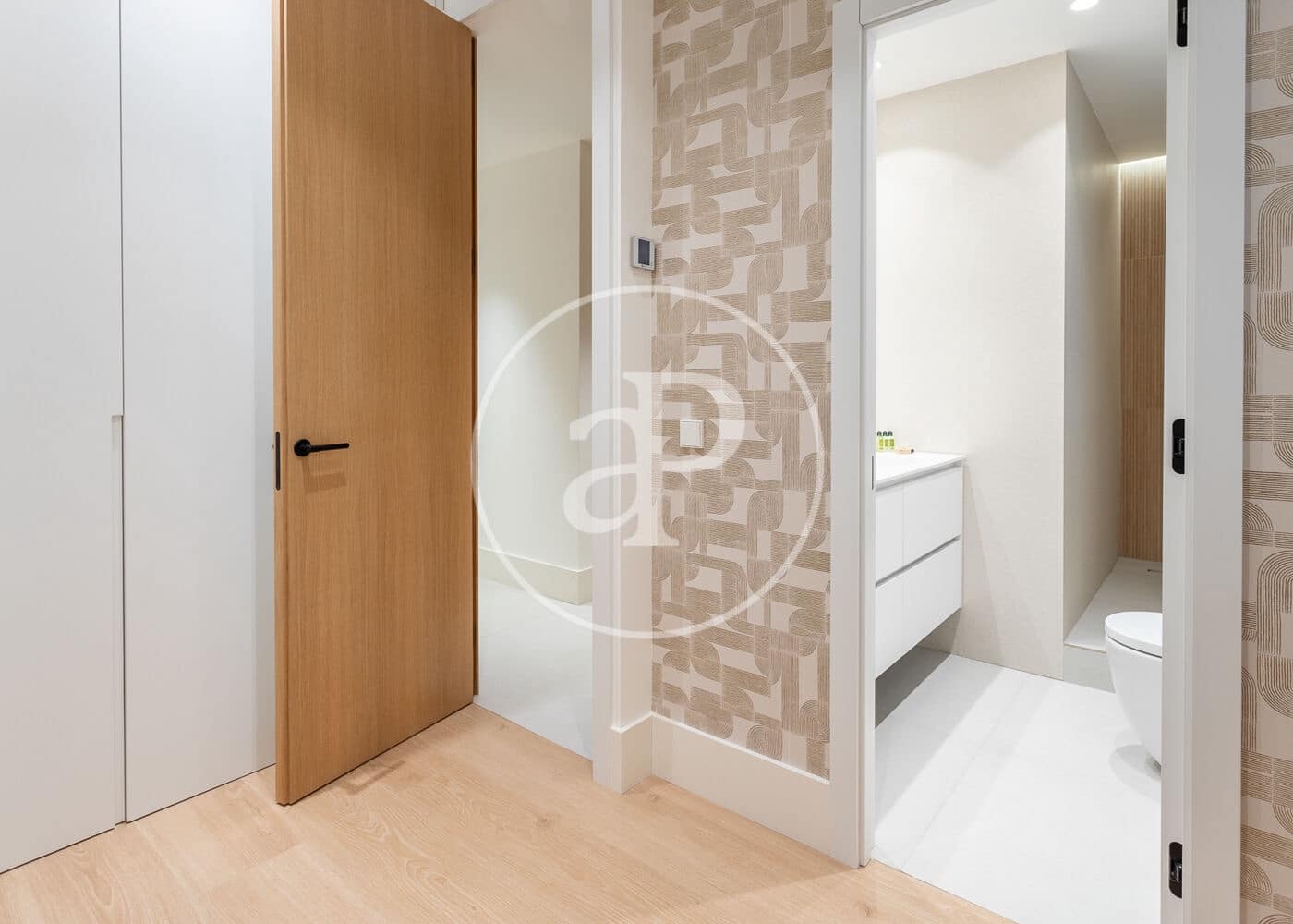 3 quarto Apartamento para arrendar em Madrid cidade - 6 400 € (Ref: 8986892)