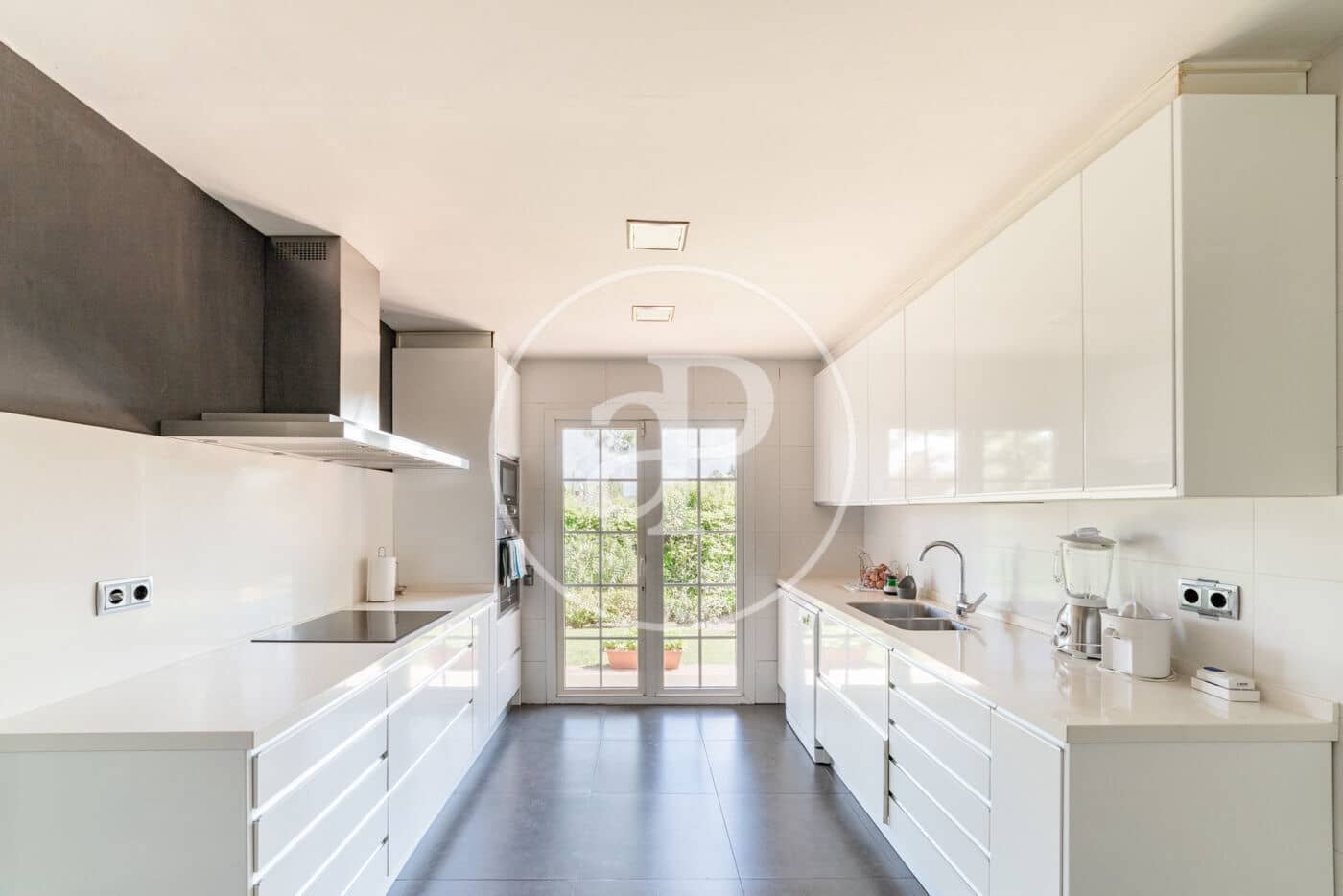 7 soveværelse Villa til salg i Pozuelo de Alarcon med swimmingpool - € 1.725.000 (Ref: 8986897)