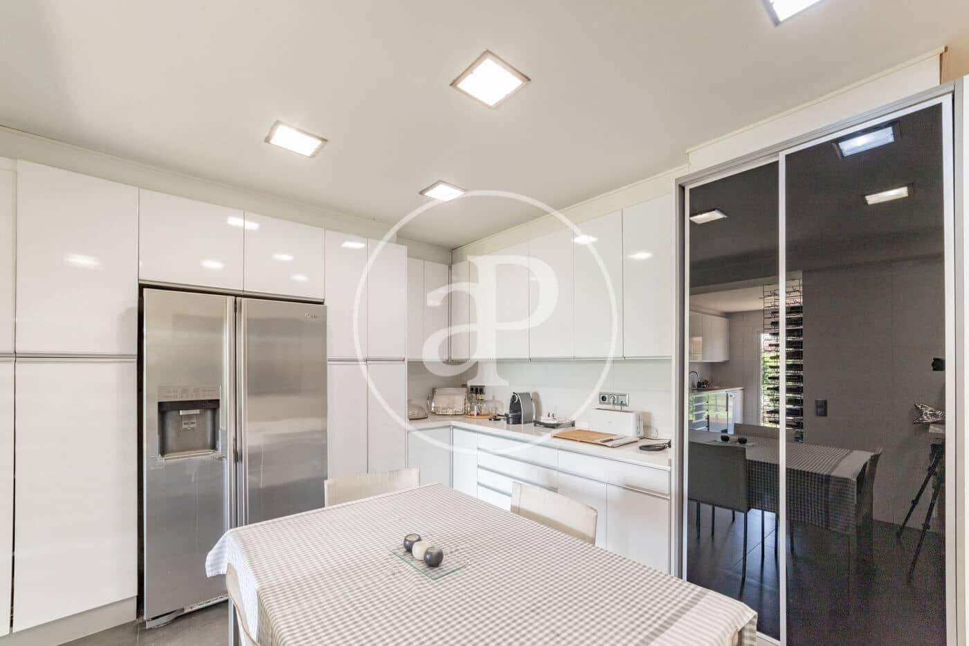 7 soveværelse Villa til salg i Pozuelo de Alarcon med swimmingpool - € 1.725.000 (Ref: 8986897)