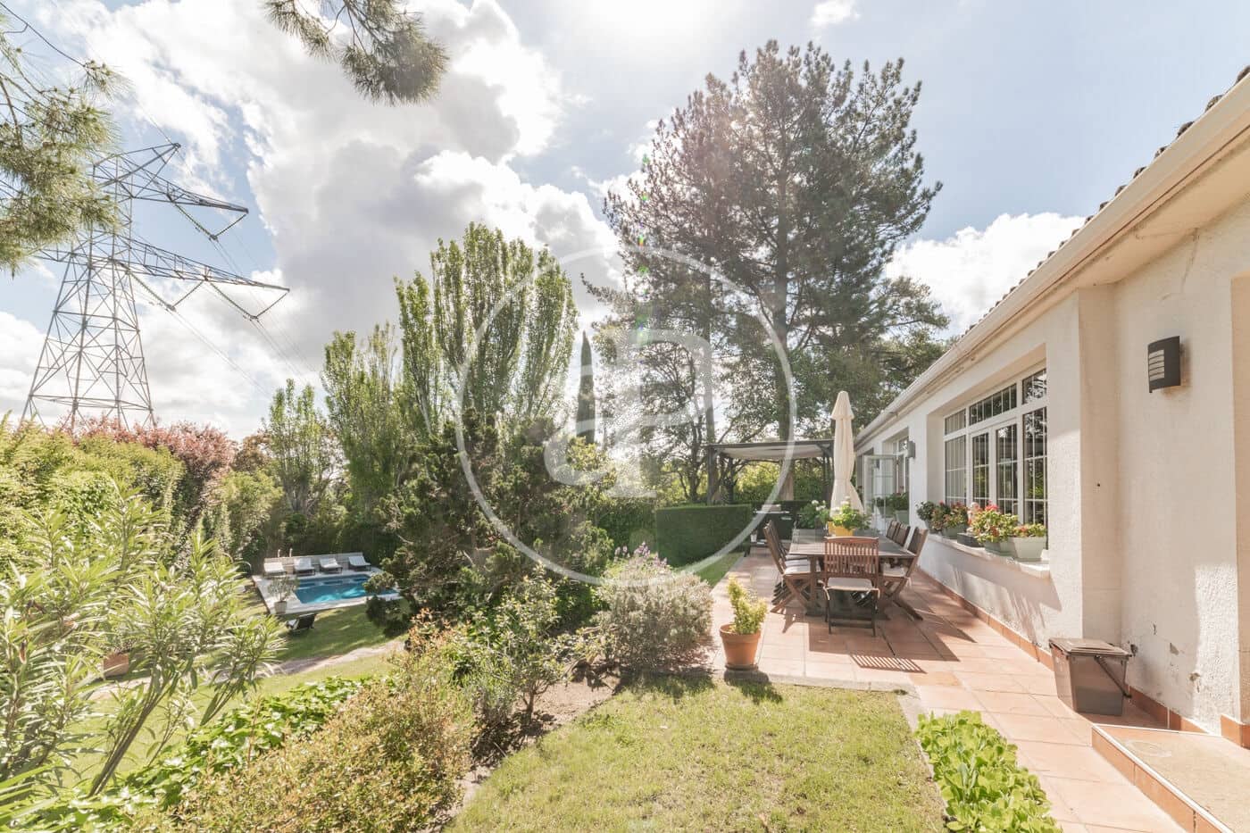 7 soveværelse Villa til salg i Pozuelo de Alarcon med swimmingpool - € 1.725.000 (Ref: 8986897)