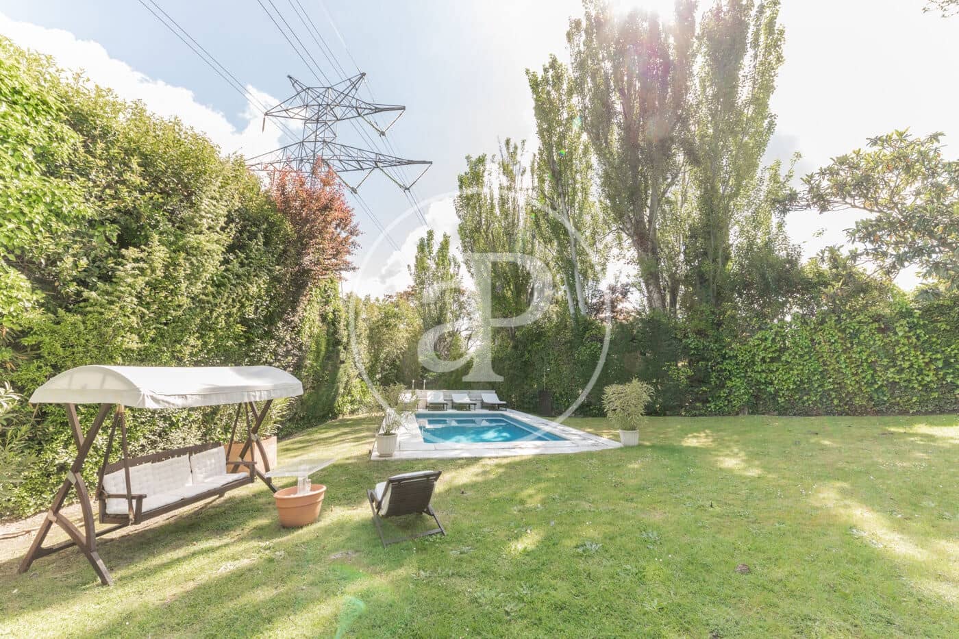 7 soveværelse Villa til salg i Pozuelo de Alarcon med swimmingpool - € 1.725.000 (Ref: 8986897)