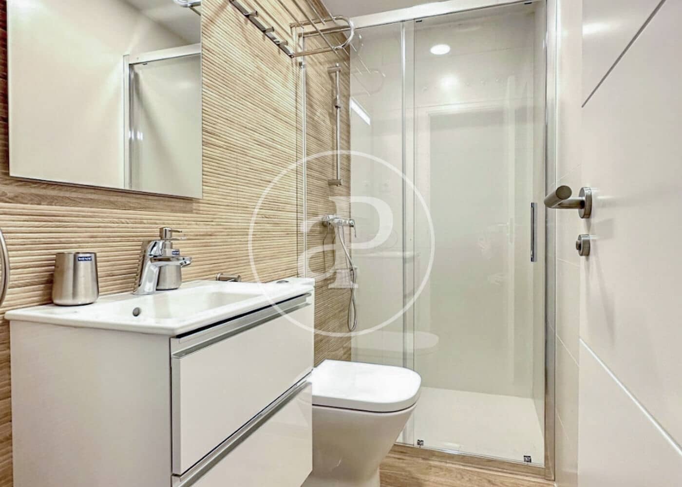 Leilighet til salgs i Madrid by - € 341 000 (Ref: 8986947)