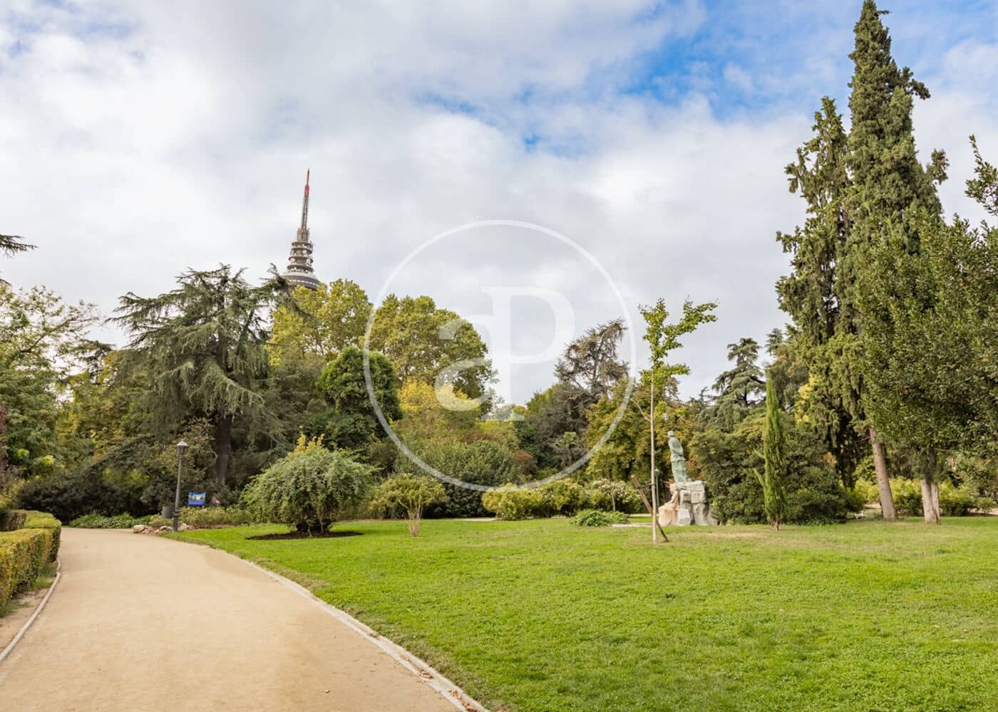 Apartament na sprzedaż w Miasto Madryt z basenem - 995 000 € (Ref: 8986959)