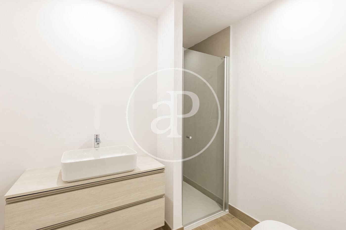 Leilighet til salgs i Madrid by med svømmebasseng garasje - € 717 000 (Ref: 8986970)