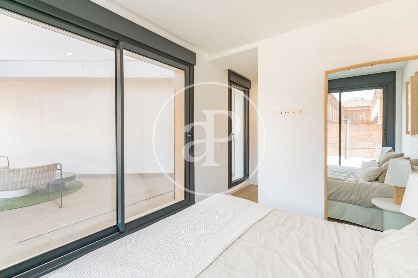 Leilighet til salgs i Madrid by med svømmebasseng garasje - € 717 000 (Ref: 8986970)