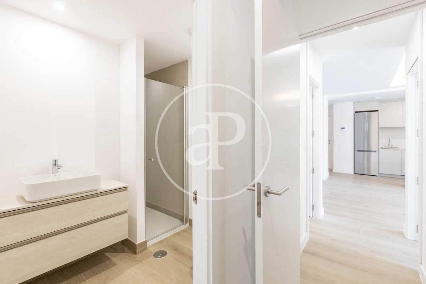 Leilighet til salgs i Madrid by med svømmebasseng garasje - € 717 000 (Ref: 8986970)