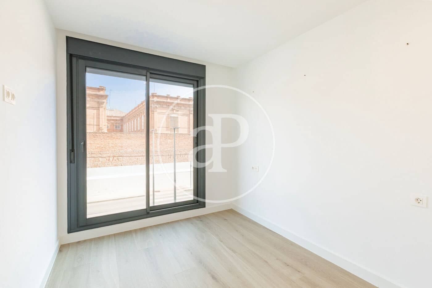 Leilighet til salgs i Madrid by med svømmebasseng garasje - € 717 000 (Ref: 8986970)