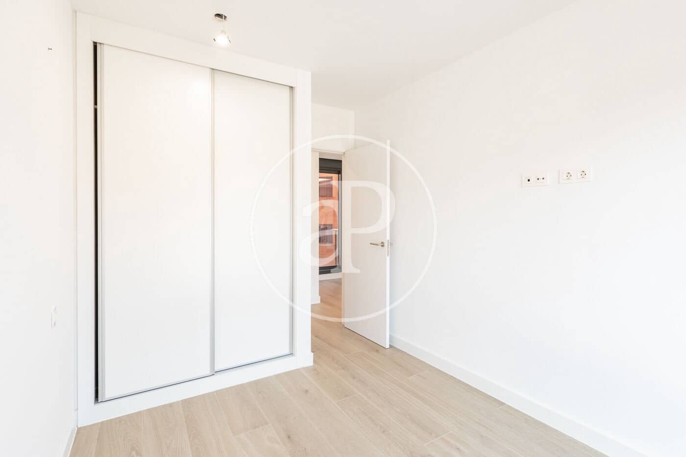 Leilighet til salgs i Madrid by med svømmebasseng garasje - € 717 000 (Ref: 8986970)