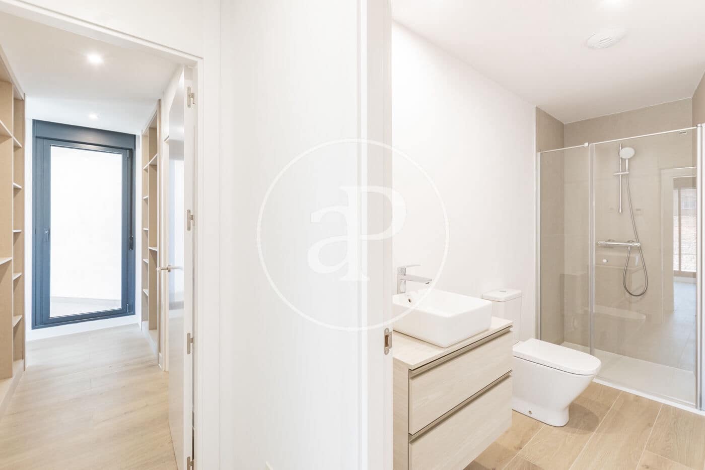 Leilighet til salgs i Madrid by med svømmebasseng garasje - € 717 000 (Ref: 8986970)