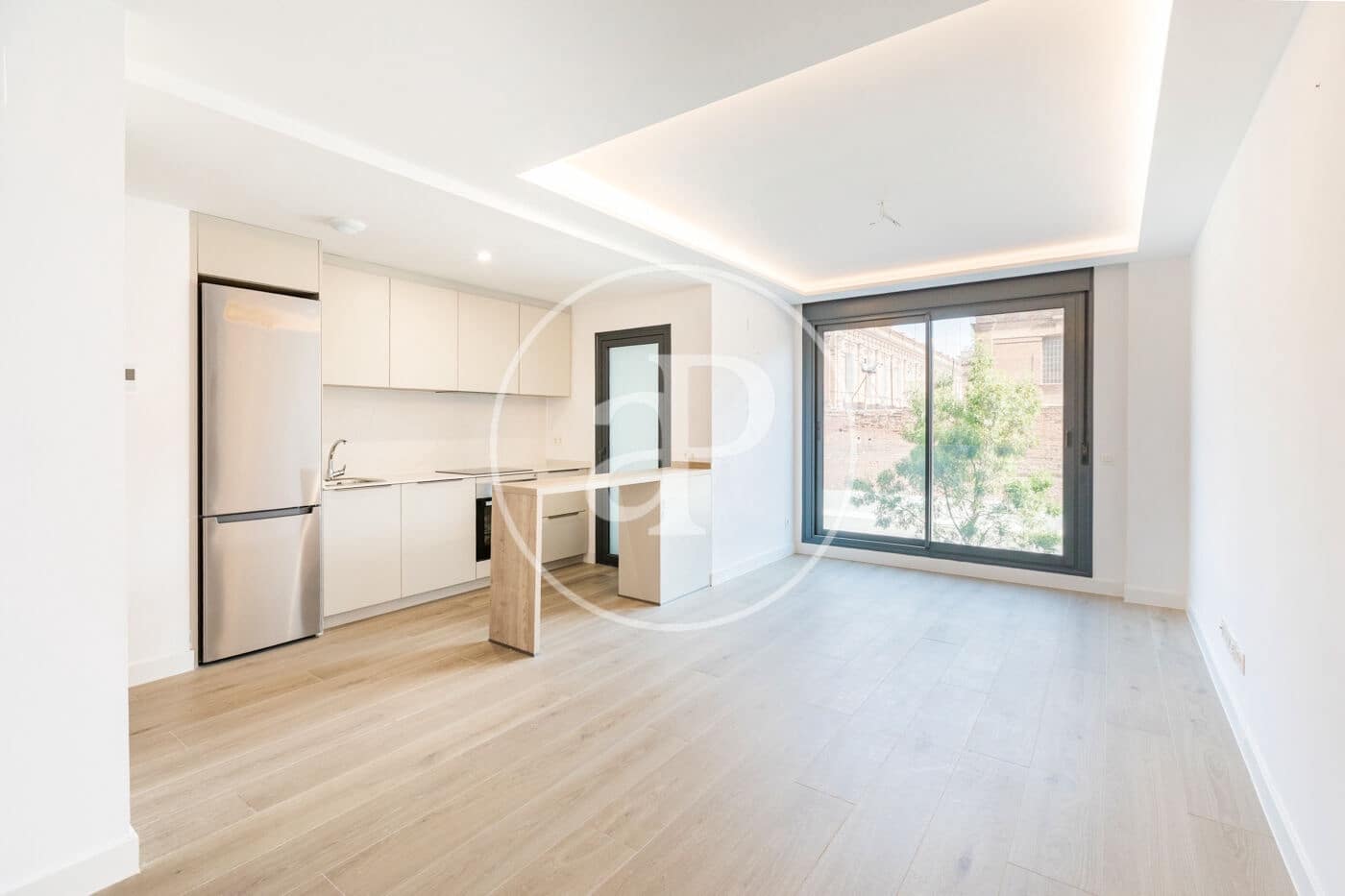 Leilighet til salgs i Madrid by med svømmebasseng garasje - € 717 000 (Ref: 8986970)