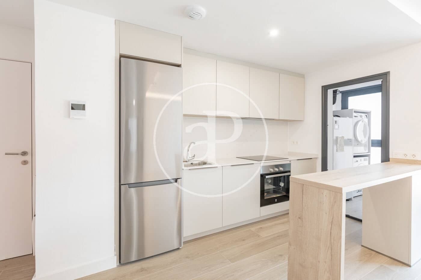 Leilighet til salgs i Madrid by med svømmebasseng garasje - € 717 000 (Ref: 8986970)