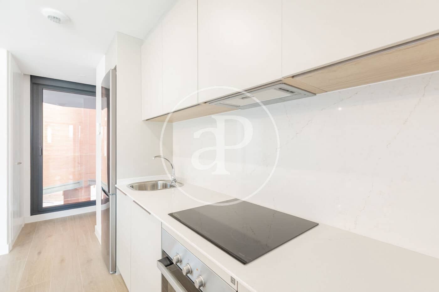 Leilighet til salgs i Madrid by med svømmebasseng garasje - € 717 000 (Ref: 8986970)