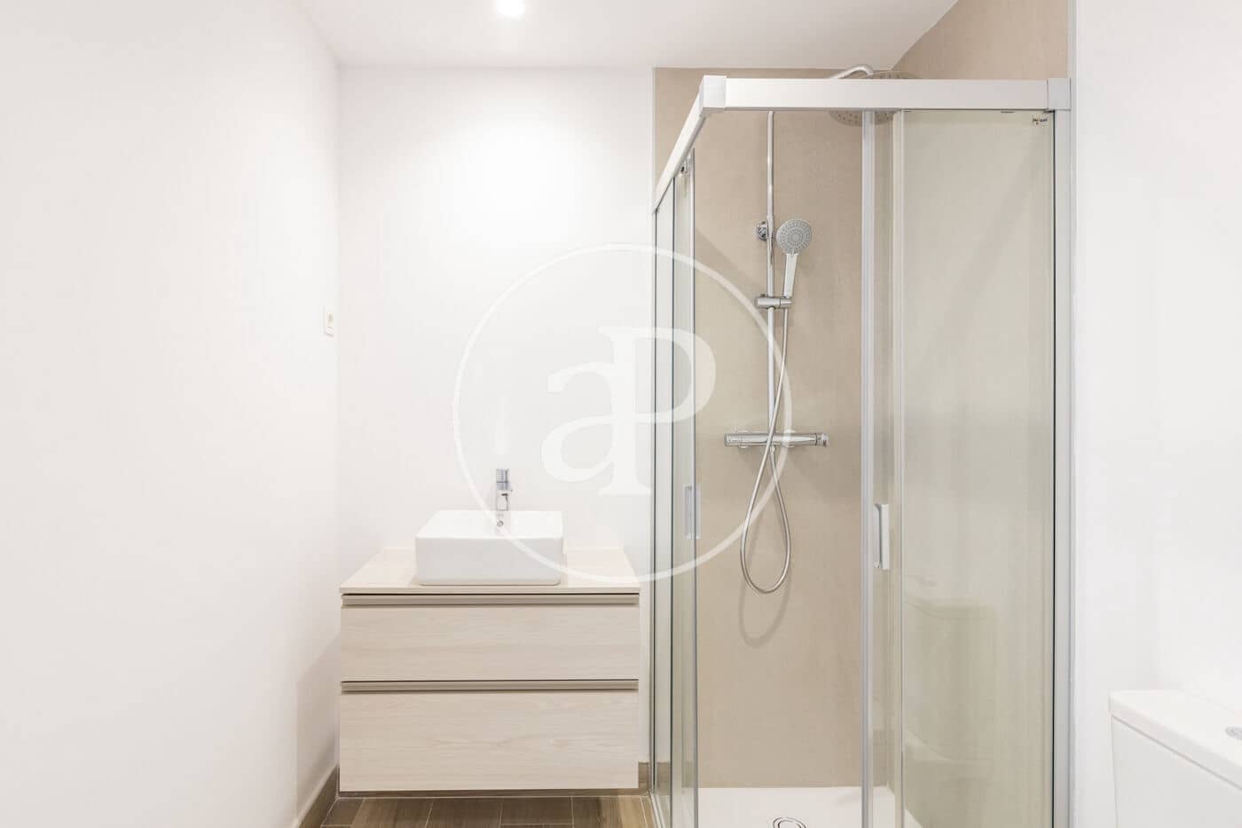 Leilighet til salgs i Madrid by med svømmebasseng garasje - € 717 000 (Ref: 8986970)