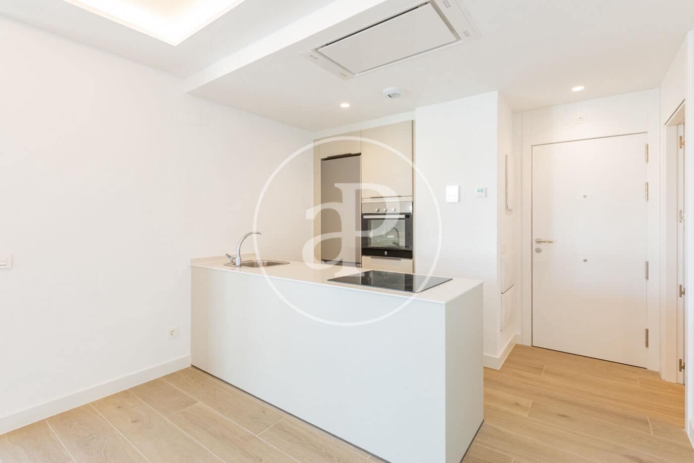 Leilighet til salgs i Madrid by med svømmebasseng garasje - € 717 000 (Ref: 8986970)